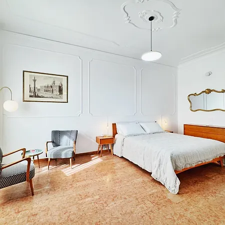 Merulana 13 ローマ