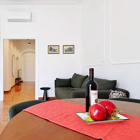 Merulana 13 * ローマ