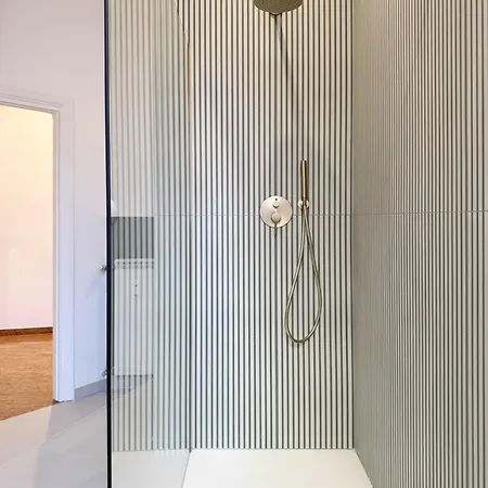 Merulana 13 アパート